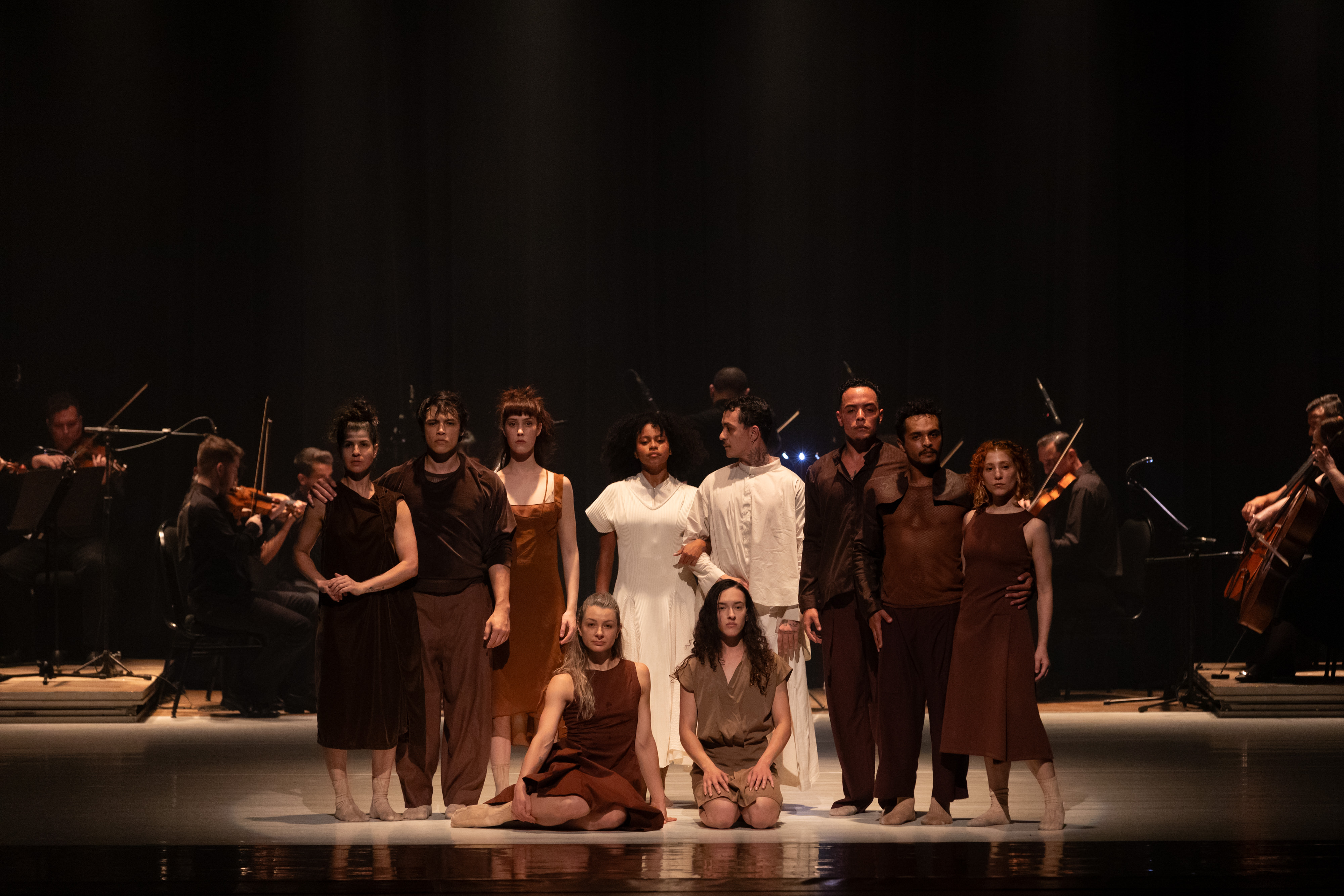 ABERTURA- A vida é um dia - Ballet de Londrina (foto de Fábio Alcover)