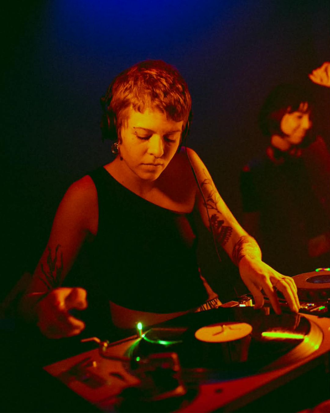 Otte, artista, DJ e produtora gráfica londrinense - foto divulgação