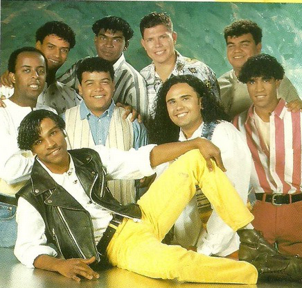 Pagode Anos 90 - O Grupo Só Pra Contrariar, comemora em 2019, 30 anos  carreira, de Uberlândia, para o mundo, e o resto da história, vocês já  conhecem. Essa foto é patrocinada por: Neutrox