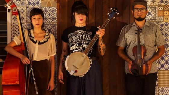 Live na nave: Família estranha faz session ao vivo neste domingo (12)