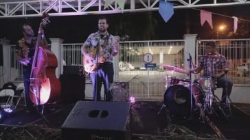Banda Mancats toca em evento dedicado ao Rockabilly