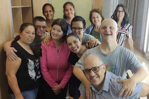 Crônicas do Saber: Marcos Martins e o teatro para pessoas com deficiências múltiplas