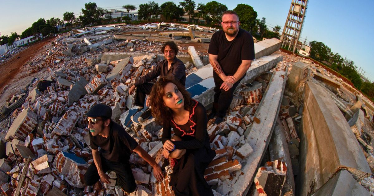 Série Brasil Canção recebe a ousadia do Abacate Contemporâneo